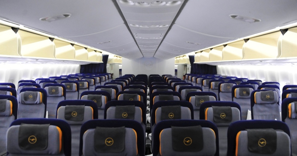Classe Econômica no Boeing 747-800 - São Paulo - Frankfurt